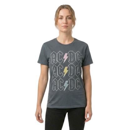 Playera de manga corta AC/DC con gráficos retro para mujer