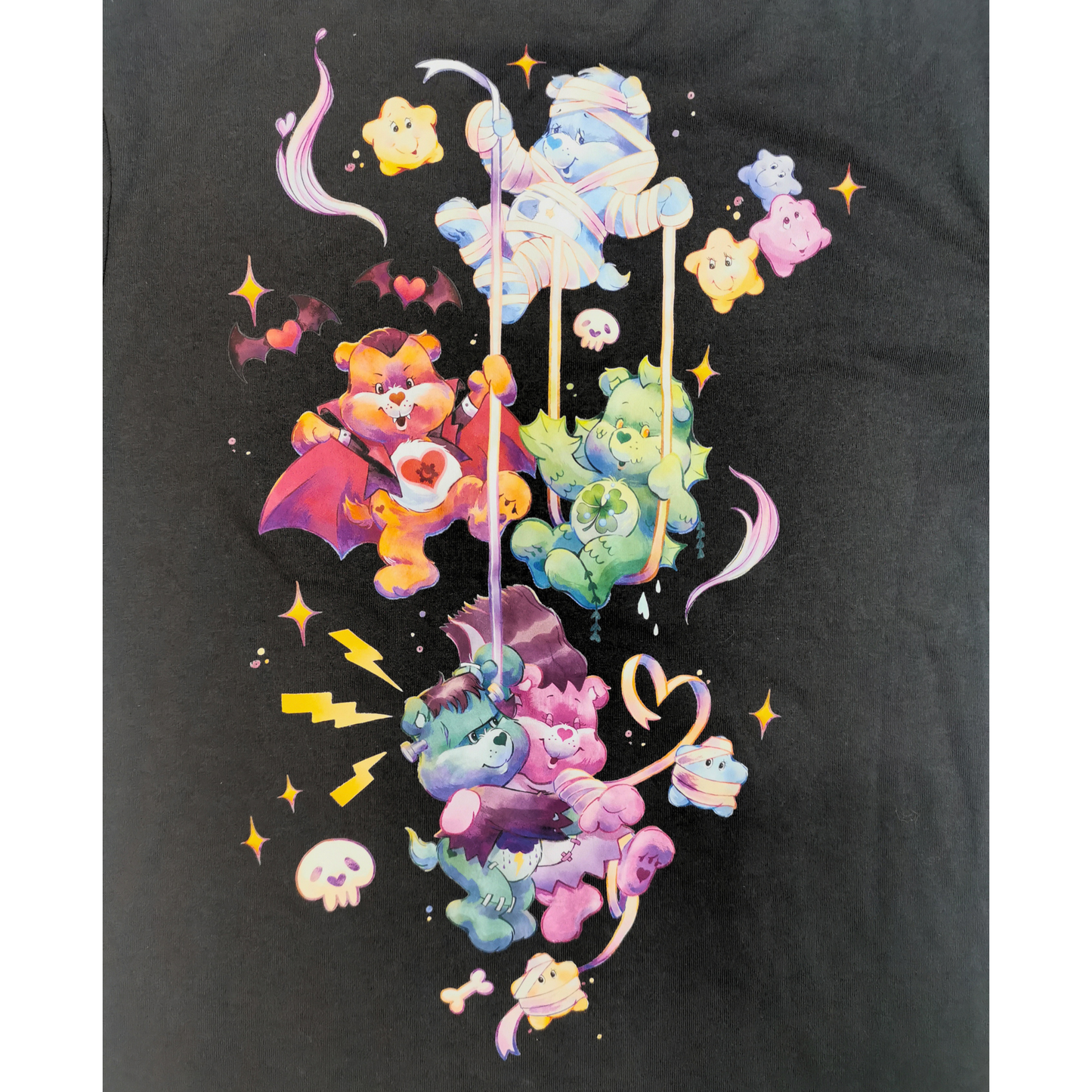 Playera de manga corta UNIVERSAL MONSTERS Care Bears (Ositos Cariñositos) para mujer